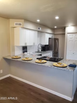 Photo #6: 6577602 Listing 