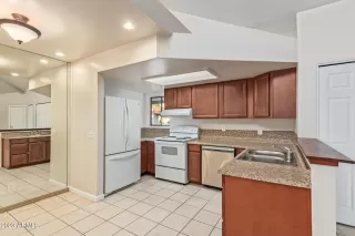 Photo #6: 6577748 Listing