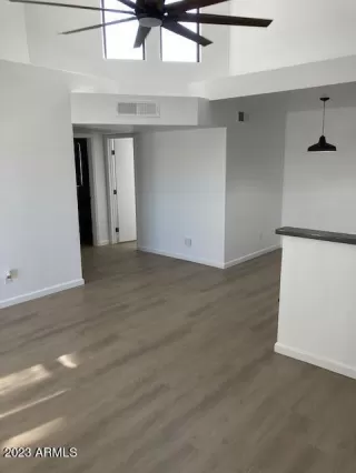 Photo #3: 6577915 Listing