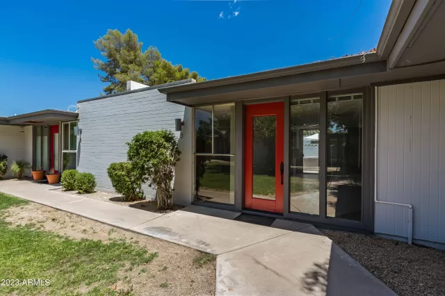 MLS: 6578044 Condo For Sale