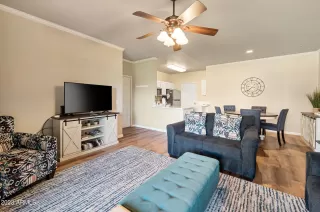 Photo #5: 6578050 Listing