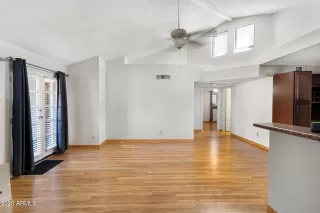 Photo #2: 6578150 Listing 