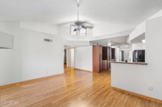 Photo #3: 6578150 Listing 