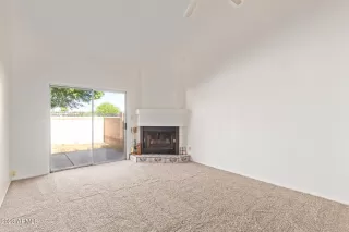 Photo #5: 6578418 Listing