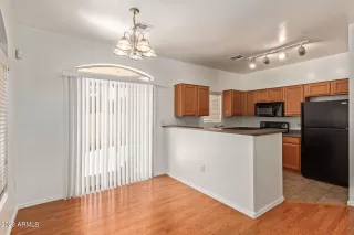 Photo #5: 6578423 Listing 
