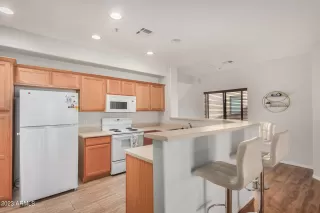 Photo #2: 6578988 Listing 