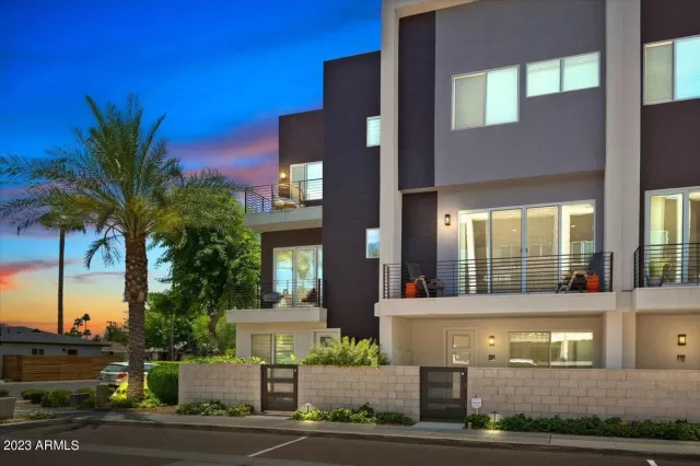 MLS: 6579152 Condo For Sale