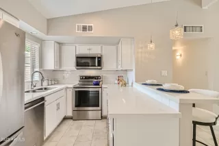 Photo #3: 6579463 Listing