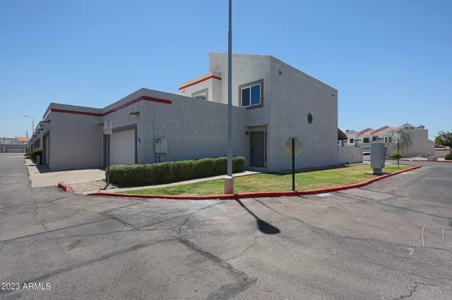 MLS: 6579473 Condo For Sale