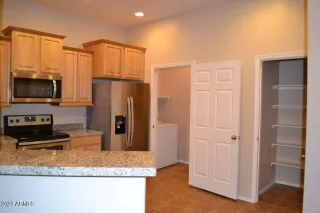 Photo #3: 6579539 Listing