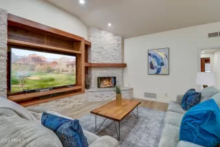 Photo #4: 6579653 Listing