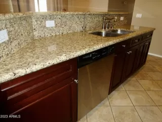 Photo #5: 6579710 Listing