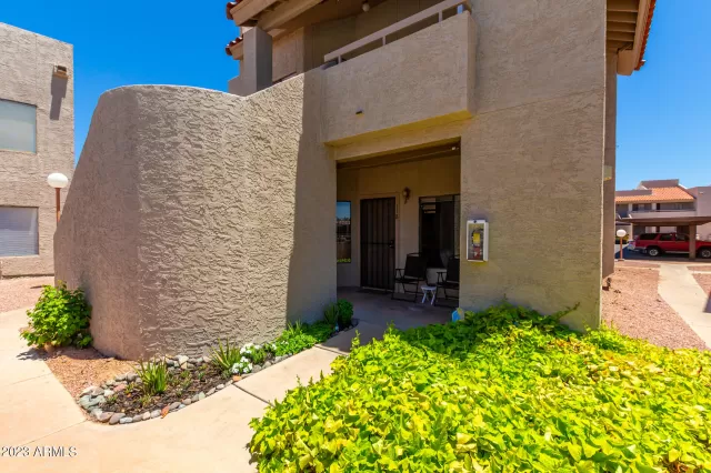 MLS: 6579776 Condo For Sale