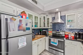 Photo #5: 6579776 Listing