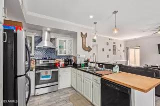 Photo #6: 6579776 Listing