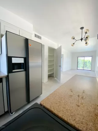 Photo #3: 6579920 Listing