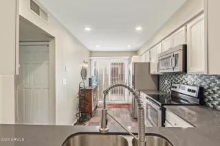 Photo #3: 6580054 Listing