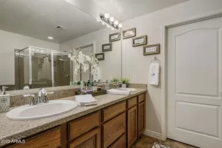 Photo #5: 6580077 Listing