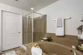 Photo #6: 6580077 Listing