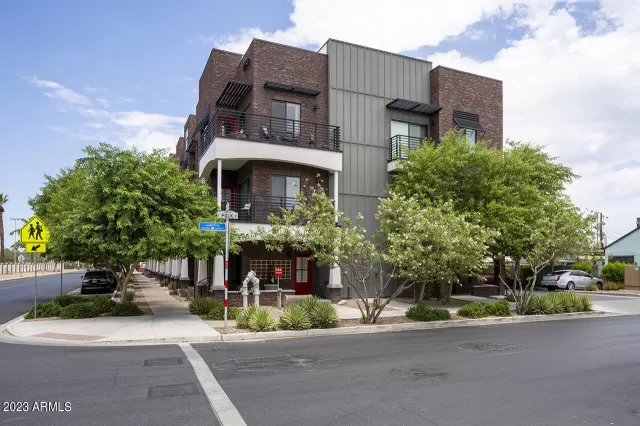 MLS: 6580133 Condo For Sale