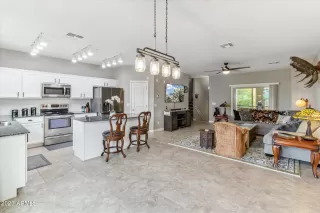 Photo #2: 6580152 Listing