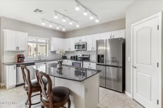 Photo #5: 6580152 Listing