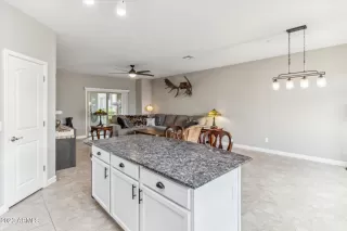 Photo #6: 6580152 Listing