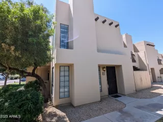 More Details about MLS # 6580399 : 5402 E WINDSOR AVENUE#40