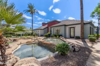 Photo #2: 6580411 Listing 