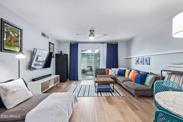 MLS: 6580422 Condo For Sale