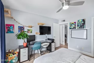 Photo #5: 6580422 Listing