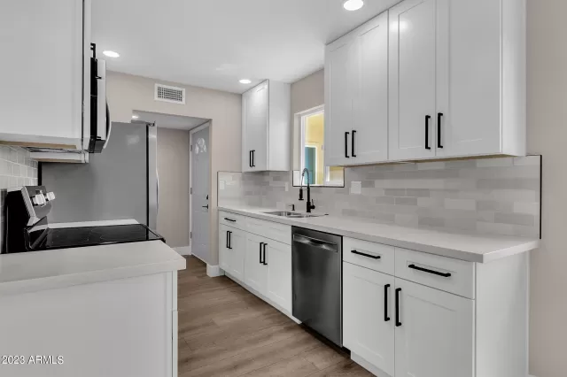 MLS: 6580539 Condo For Sale