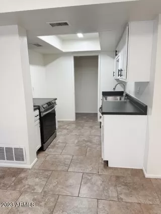 Photo #3: 6580695 Listing 