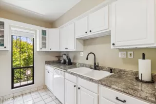 Photo #4: 6580700 Listing 