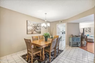 Photo #5: 6580700 Listing 