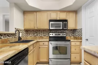 Photo #5: 6580899 Listing 