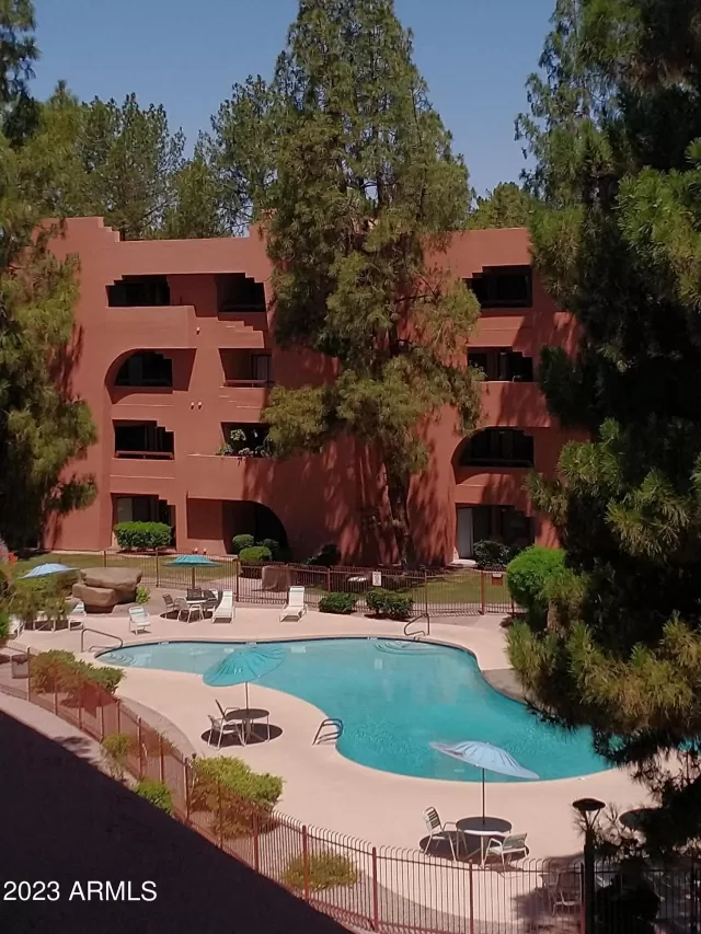 MLS: 6580913 Condo For Sale