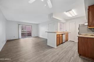 Photo #6: 6580979 Listing