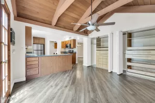 Photo #6: 6581108 Listing 