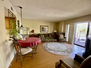 Photo #3: 6581144 Listing