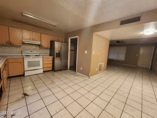 Photo #2: 6581218 Listing 