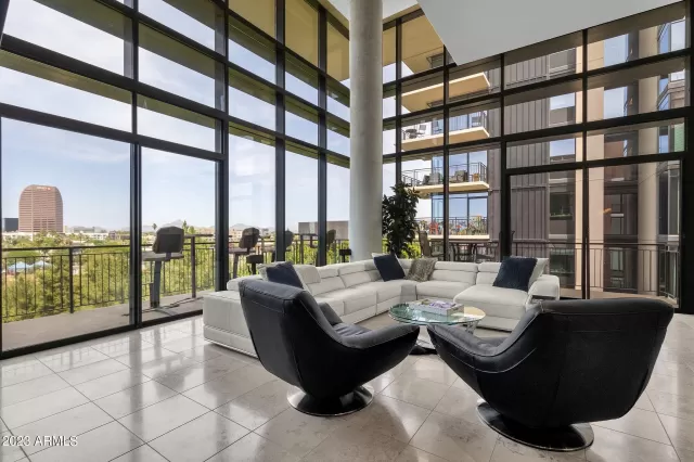 MLS: 6581428 Condo For Sale