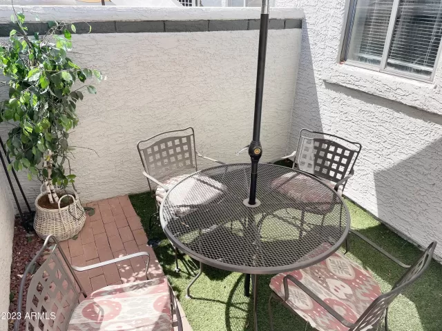 MLS: 6581489 Condo For Sale