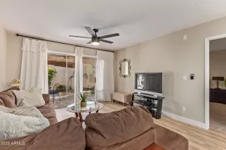 Photo #5: 6581595 Listing