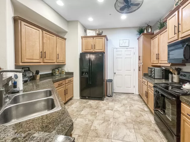 MLS: 6581683 Condo For Sale