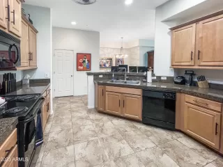 Photo #3: 6581683 Listing