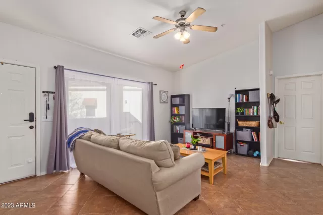 MLS: 6581888 Condo For Sale