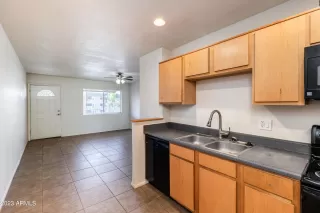 Photo #6: 6581989 Listing 