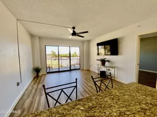 Photo #5: 6582012 Listing