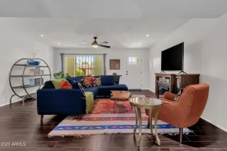 Photo #6: 6582139 Listing